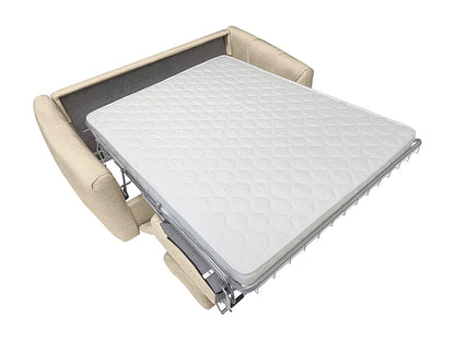 Détail de l'accoudoir arrondi du canapé Louisa